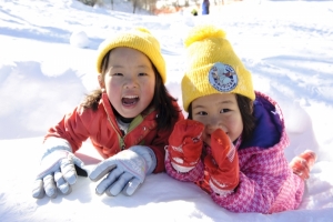 治部坂高原スキー場は、スノーデビューに最適です。