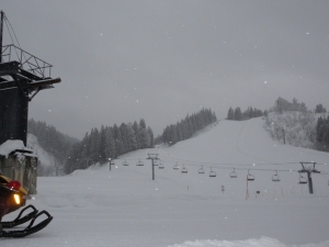 ２月７日　８：００　雪
今朝のサザンクロスコース
